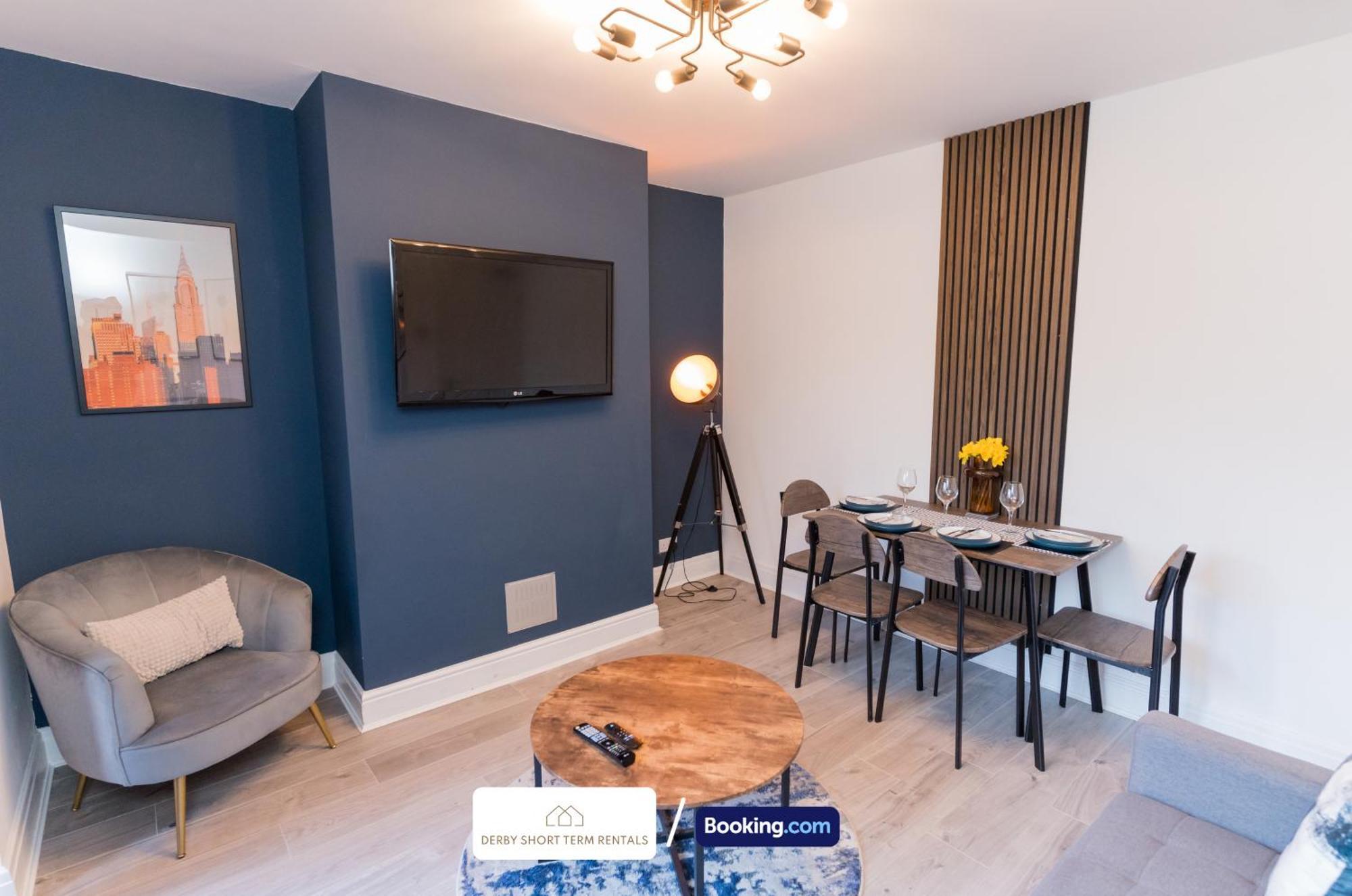 Сasa de vacaciones Award-winning Four Bedrooms House, Parking, Wifi By Short Term Short Lets & Serviced