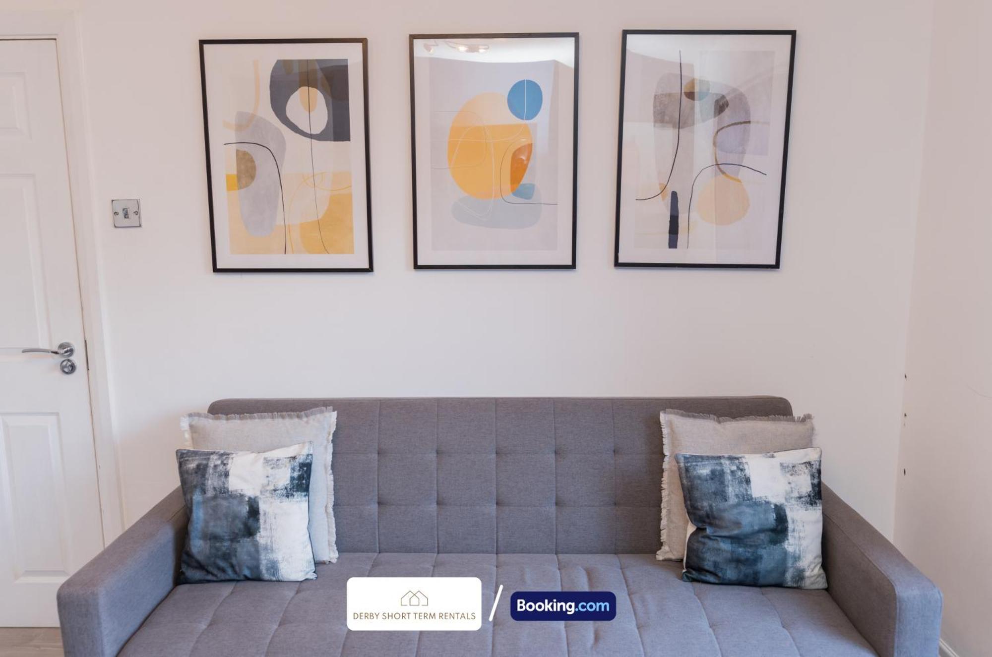 Сasa de vacaciones Award-winning Four Bedrooms House, Parking, Wifi By Short Term Short Lets & Serviced